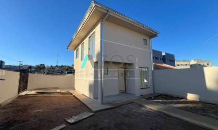 SOBRADO DE ESQUINA COM 03 DORMITÓRIOS NO GUARANI EM COLOMBO POR R$ 450.000,00