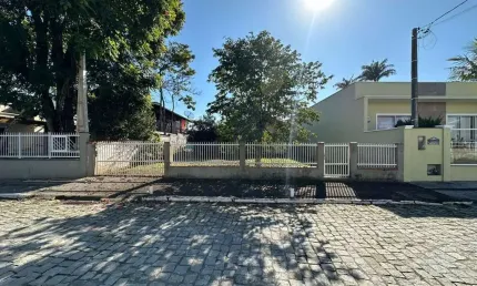 Terreno à venda, 365 m² por R$ 750.000,00 - Centro - Balneário Piçarras/SC