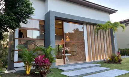 Casa alto padrão 5/4 e 3 suítes pé direito duplo praia do forte