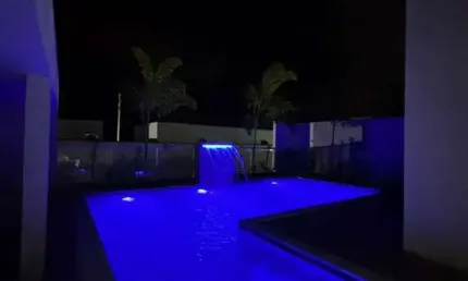 Casa Cond. Nova à Venda com 3 quartos sendo 1 suite tem 255m2 de área total em Arembepe &#8211; Camaçari -Ba.
