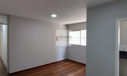 Apartamento com 2 quartos, ambos com varanda sendo 1 suíte com garagem e reformado