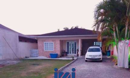 Casa com 3 quartos à venda no Coroados, Guaratuba 