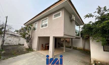 Casa com 3 quartos para alugar no Centro, Matinhos 