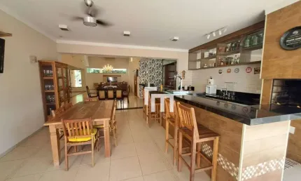 Casa de Condomínio com 4 Quartos à venda, 400m² - Jardim Cedro