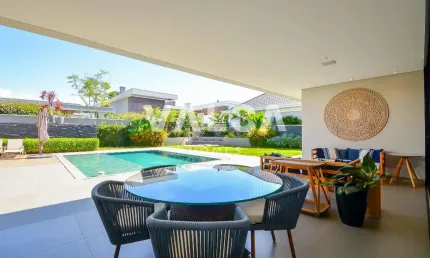 Casa em condomínio, 4 quartos, 4 vagas, 365m2, no Campo Comprido