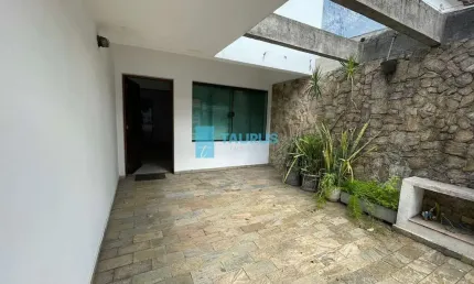 Sobrado à venda e locação, 2 dormitórios, 125m², Brooklin.