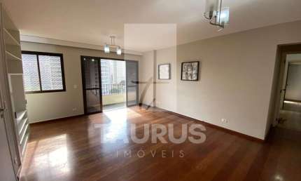 Apartamento a venda/locação de 3 quartos sendo 1 suíte em Moema - São Paulo - SP.