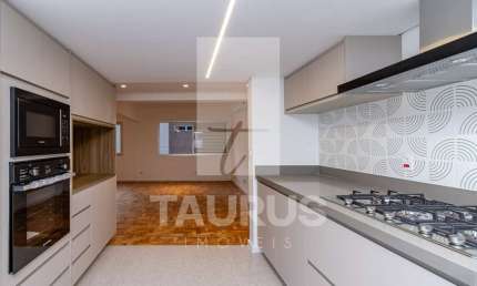 Apartamento à venda com 2 quartos no Jardim Paulista, São Paulo-SP.