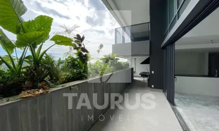Apartamento à venda com 4 suítes na Chácara Itaim - São Paulo-SP.