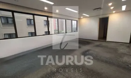 Conjunto comercial para alugar em Brooklin. 6 salas, 7 vagas, 341m².