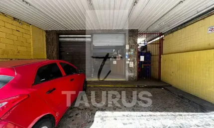 Prédio à venda na Saúde, 3 pavimentos, vão livre, 2 vagas, 433 m².