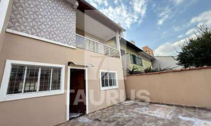Casa Sobrado com 3 quartos à venda na Chácara Santo Antônio, São Paulo-SP.