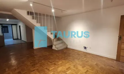 Sobrado para alugar com 3 quartos na Vila Olimpia, São Paulo-SP.
