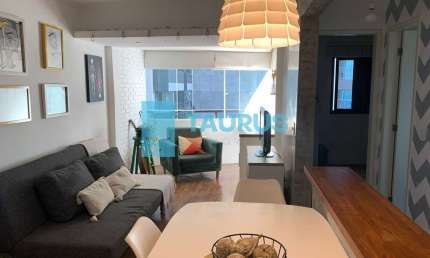 Apartamento à venda, mobiliado, 2 quartos, 2 vagas, 60 m², em Moema, São Paulo.