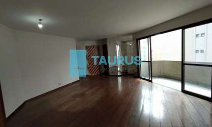 Apartamento à venda, 3 quartos sendo 1 suíte, 2 vagas, 137m², em Moema, São Paulo.