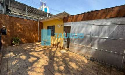Casa à venda na Chácara Santo Antônio, 2 dormitórios, 4 vagas, 200m².