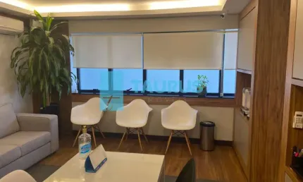 Sala comercial à venda no itaim bibi, 1 recepção, 3 consultórios, 2 vagas, 104m².