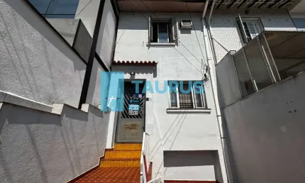 Sobrado para venda e locação, 2 dormitórios, 1 vaga, 80 m², em Mirandópolis.