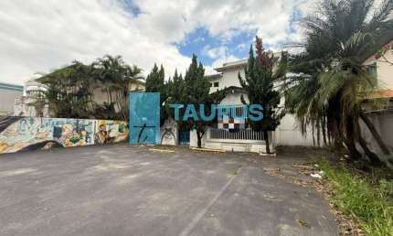 Casa Comercial para venda ou locação em Pinheiros, 12 vagas, 200m².