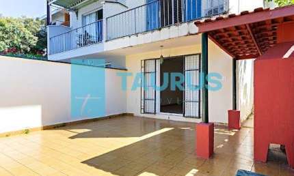 Casa à venda, 3 dormitórios, 2 vagas, 239m², Vila Madalena.