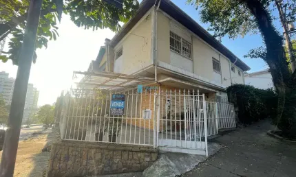 Sobrado de esquina à venda, 3 dormitórios, 1 suíte, 3 vagas, 160m², jardim aeroporto.