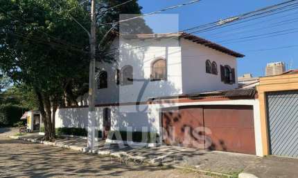 Casa à venda, 4 dormitórios, 2 vagas, 220m², Brooklin.