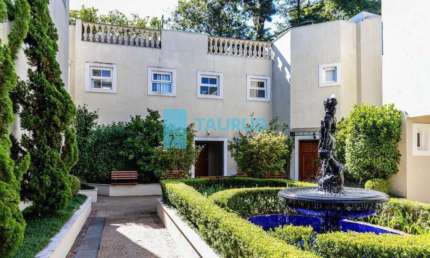 Casa de condomínio à venda, 3 suítes, 5 vagas, piscina, churrasqueira, 500 m², Jardim Petrópolis.