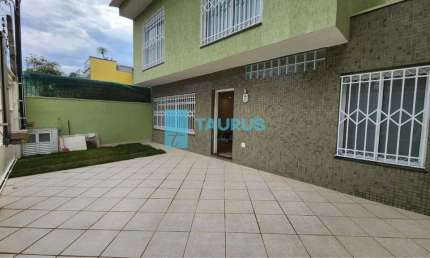 Casa sobrado à venda em Moema, São Paulo, 4 quartos sendo 2 suítes, 3 vagas, 163m².