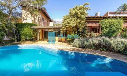 Casa de altíssimo padrão à venda, 6 suítes, 6 vagas, piscina, churrasqueira, 619 m², Brooklin.