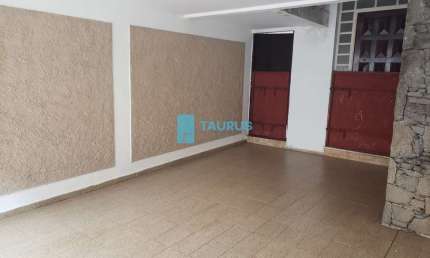 Sobrado à venda, 5 dormitórios, 2 vagas, 204m², Moema.