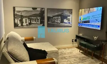 Apartamento à venda, 2 dormitórios, 1 vaga, mobiliado, 70m², Moema.