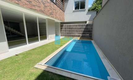 Casa de condomínio á venda , 4 dormitórios , 4 suítes , 4 vagas , piscina , 400 m² , Jardim dos Estados.