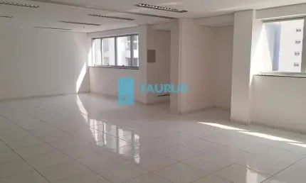 Sala comercial com 6 salas para alugar em Santo Amaro, São Paulo 