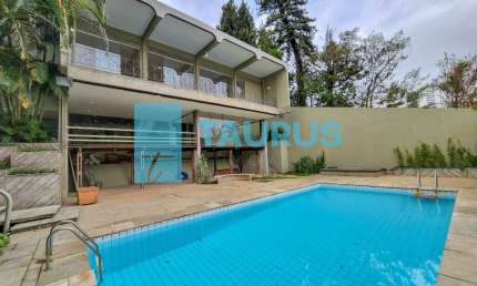 Casa para venda ou locação, 5 dormitórios, 8 vagas, 900m², Morumbi.