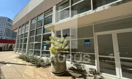 Loja disponível para comprar ou  alugar na vila olimpia, vão livre, 146 m²