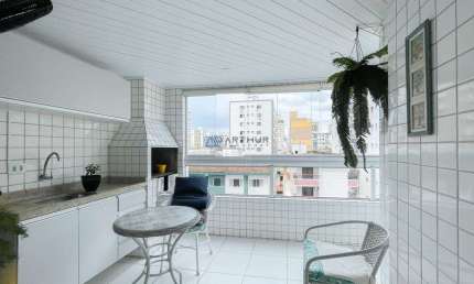 Apartamento  à Venda em Praia Grande com 3 quartos, 2 banheiros, 2 vagas e 140m²