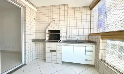 Apartamento à venda com vista mar em Praia Grande com churrasqueira a carvão