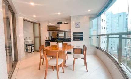 Apartamento à Venda em Praia Grande com 2 quartos, 1 suíte e 2 vagas privativas