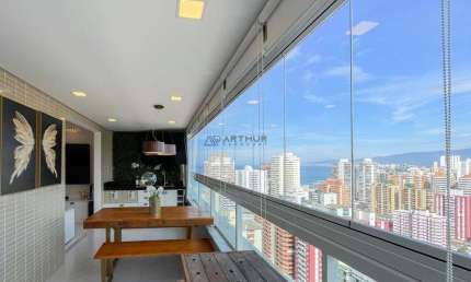 Apartamento  à Venda em Praia Grande com 3 quartos, 2 banheiros, 2 vagas e 112m²