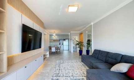 Apartamento  à Venda em Praia Grande com 3 quartos, 4 banheiros, 2 vagas e 143m²