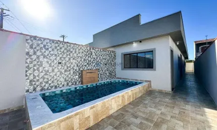 Casa à venda em Itanhaém no Jardim Grandesp, lado praia – 600 metros do mar