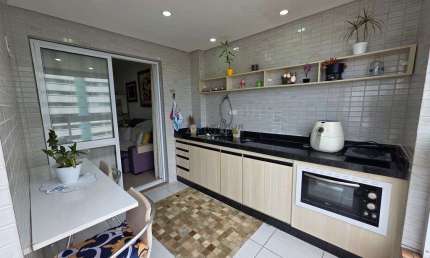Apartamento à venda em Praia Grande no Canto do forte com 2 dormitórios