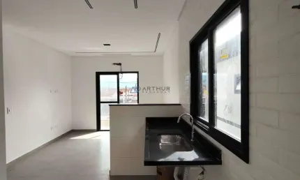 Casa de condomínio sobreposta alta à venda em Praia Grande com 2 quartos