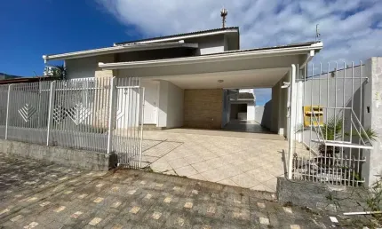 Casa com 4 quartos para alugar no Dom Bosco, Itajaí 
