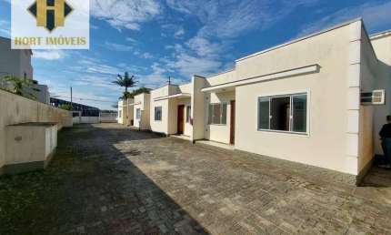 Casa com 2 dormitórios para alugar, 70 m² por R$ 2.315,63/mês - XV de Novembro - Tijucas/SC
