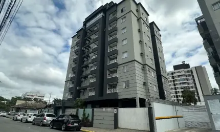 Apartamento semimobiliado com 2 quartos à venda no bairro Bom Retiro em Joinville - SC por R$ 350.000,00.