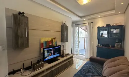 Sobrado geminado com 2 quartos à venda no bairro São Marcos em Joinville/SC por R$ 350.000,00.