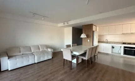 Apartamento maravilhoso semimobiliado com 1 suíte e 2 quartos, à venda no Costa e Silva, em Joinville - SC por R$900.000,00.