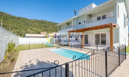 Casa à venda em Cachoeira Do Bom Jesus  -  Florianópolis - SC