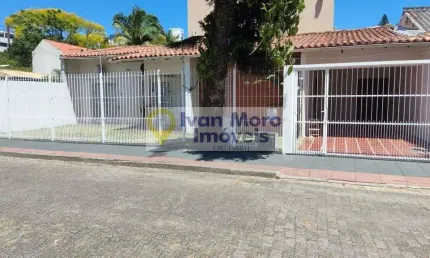 Casa à venda em Canasvieiras  -  Florianópolis - SC